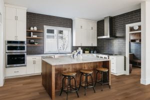 LSF019 Sherlock Flooring Medallion Oak 12.3 mm Waxed Edge Laminate Flooring AC4 (1)