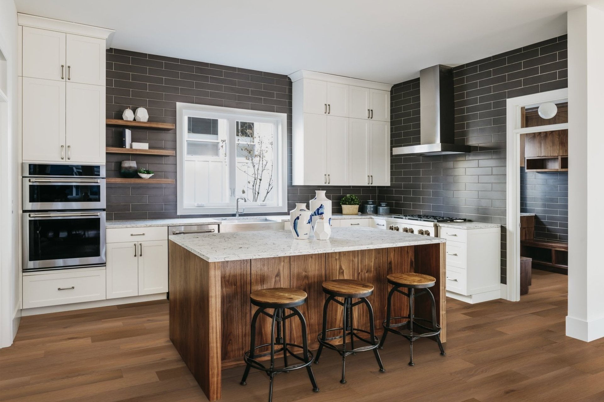 LSF019 Sherlock Flooring Medallion Oak 12.3 mm Waxed Edge Laminate Flooring AC4 (1)